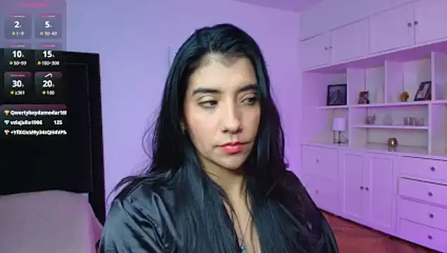Snapshot of nina_moen chatting on 10/09/25, 10:46 nina moen online show from 10/09/25, 10:46