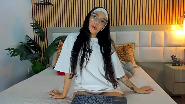 Roseaurora online show from 01/13/26, 01:05