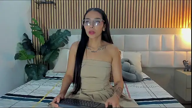 Roseaurora online show from 02/11/26, 12:54