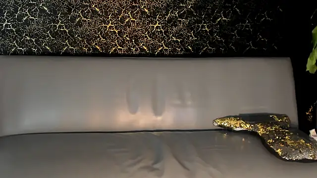 zorre  online show from 10/31/25, 10:33