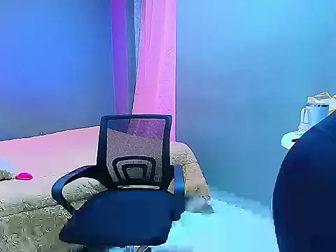 sophiejuicy  online show from 09/28/25, 05:02