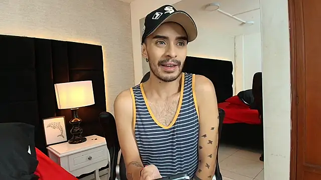 Snapshot of HairyDiamond_ chatting on 09/14/25, 07:35 HairyDiamond online show from 09/14/25, 07:35