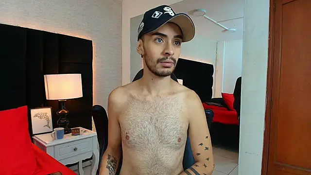 Snapshot of HairyDiamond_ chatting on 09/15/25, 05:24 HairyDiamond online show from 09/15/25, 05:24