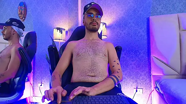 Snapshot of HairyDiamond_ chatting on 09/20/25, 04:57 HairyDiamond online show from 09/20/25, 04:57