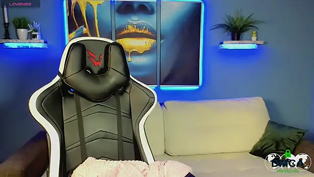 Roxy foxi online show from 10/04/25, 01:14