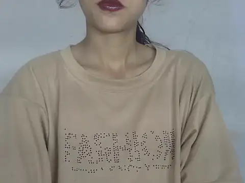 Snapshot of Saniya9B chatting on 10/24/25, 05:37 Saniya9B online show from 10/24/25, 05:37