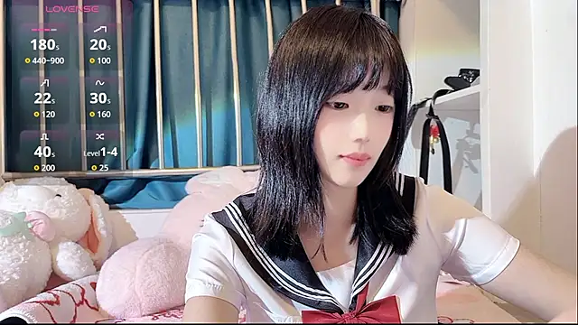 Snapshot of TuTu0066 chatting on 05/15/26, 12:23 TuTu0066 online show from 05/15/26, 12:23