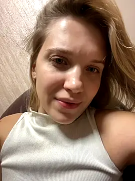 Snapshot of AlisaMyers chatting on 10/02/25, 06:59 AlisaMyers online show from 10/02/25, 06:59