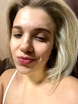 Snapshot of AlisaMyers chatting on 11/25/25, 07:47 AlisaMyers online show from 11/25/25, 07:47