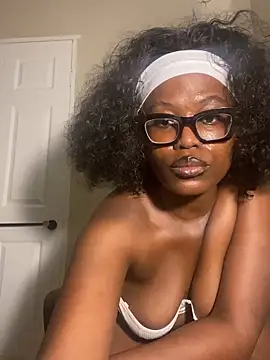 Moonzy77 online show from 09/15/25, 05:46