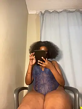 Moonzy77 online show from 09/30/25, 05:40