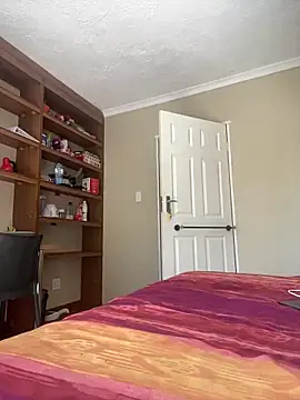 Moonzy77 online show from 10/03/25, 09:39