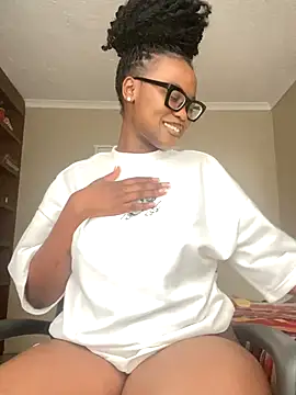 Moonzy77 online show from 10/16/25, 12:50