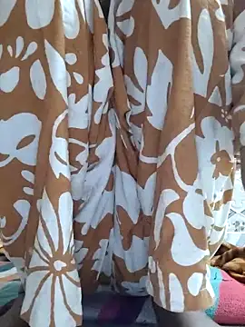 Snapshot of Aidakhan1212 chatting on 11/07/25, 04:45 Aidakhan1212 online show from 11/07/25, 04:45