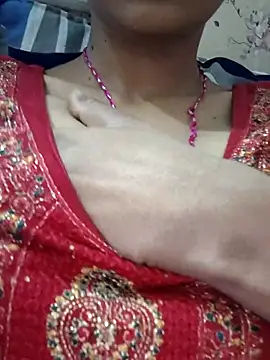 Snapshot of Aidakhan1212 chatting on 11/19/25, 03:17 Aidakhan1212 online show from 11/19/25, 03:17