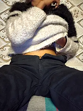 Snapshot of Aidakhan1212 chatting on 11/29/25, 09:45 Aidakhan1212 online show from 11/29/25, 09:45