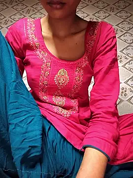 Snapshot of Aidakhan1212 chatting on 11/30/25, 04:49 Aidakhan1212 online show from 11/30/25, 04:49