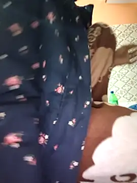 Snapshot of Aidakhan1212 chatting on 12/05/25, 06:04 Aidakhan1212 online show from 12/05/25, 06:04