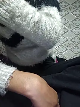 Snapshot of Aidakhan1212 chatting on 12/16/25, 03:28 Aidakhan1212 online show from 12/16/25, 03:28