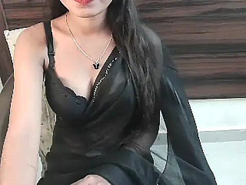 Snapshot of alia_rahil chatting on 12/15/25, 04:06 alia rahil online show from 12/15/25, 04:06