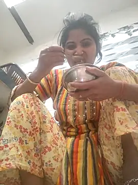 Snapshot of LUCKY_cut chatting on 02/15/26, 03:47 LUCKY cut online show from 02/15/26, 03:47