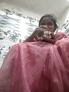 Snapshot of LUCKY_cut chatting on 02/17/26, 04:31 LUCKY cut online show from 02/17/26, 04:31