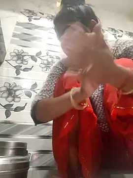 Snapshot of LUCKY_cut chatting on 02/21/26, 02:01 LUCKY cut online show from 02/21/26, 02:01