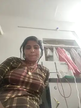 Snapshot of LUCKY_cut chatting on 03/05/26, 06:48 LUCKY cut online show from 03/05/26, 06:48