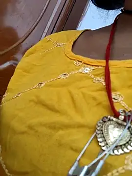 LUCKY cut online show from 04/05/26, 02:42