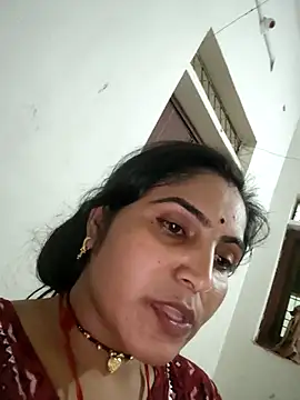 LUCKY cut online show from 04/24/26, 03:03