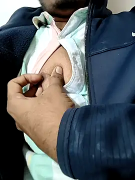 Snapshot of RotundHeadway chatting on 11/12/25, 01:39 RotundHeadway online show from 11/12/25, 01:39