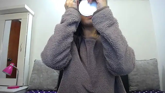 Taylormegan online show from 10/16/25, 02:07