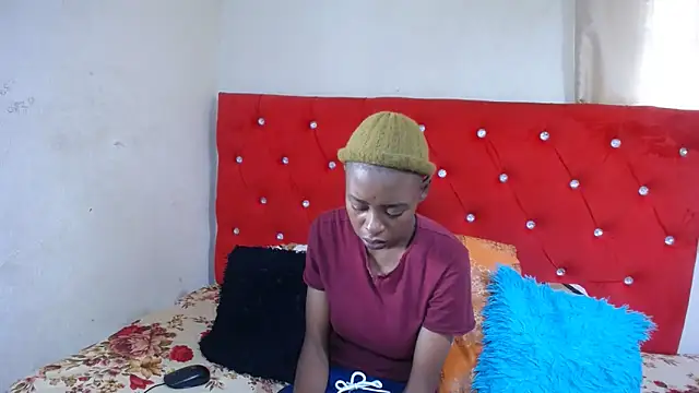 SweetSlenderChoc online show from 12/16/25, 02:11