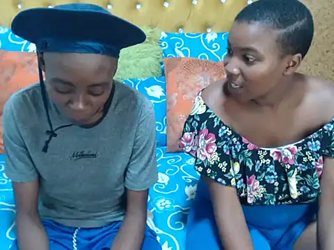 Snapshot of SweetSlenderChoc chatting on 02/15/26, 07:32 SweetSlenderChoc online show from 02/15/26, 07:32