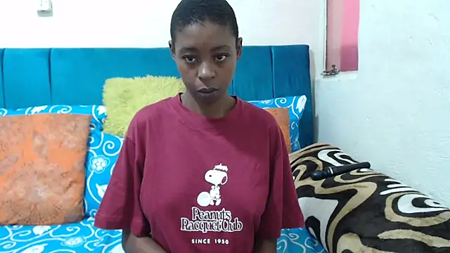 SweetSlenderChoc online show from 04/24/26, 05:59