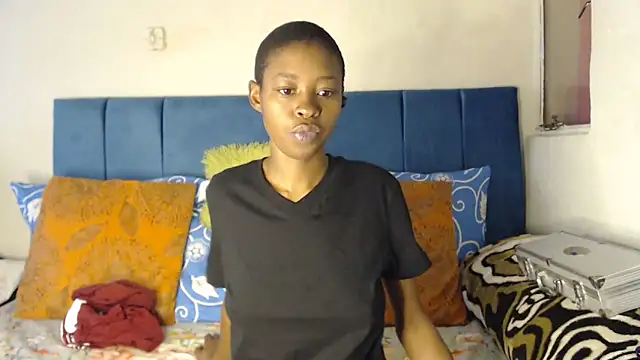 Snapshot of SweetSlenderChoc chatting on 05/01/26, 02:43 SweetSlenderChoc online show from 05/01/26, 02:43