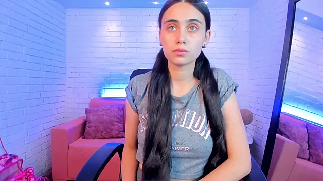 Snapshot of sofiapalacioss chatting on 10/11/25, 03:21 sofiapalacioss online show from 10/11/25, 03:21