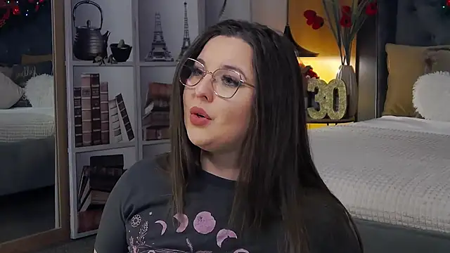 Mia Swano online show from 12/17/25, 10:27