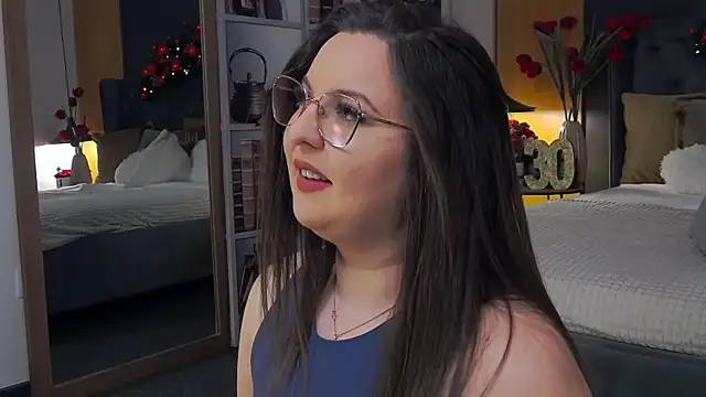 Mia Swano online show from 12/18/25, 11:33