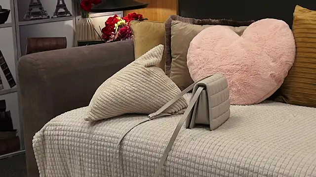 Mia Swano online show from 04/20/26, 11:50