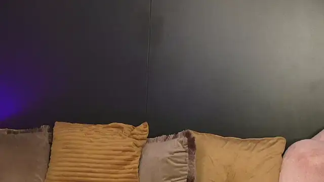 Mia Swano online show from 04/23/26, 01:29