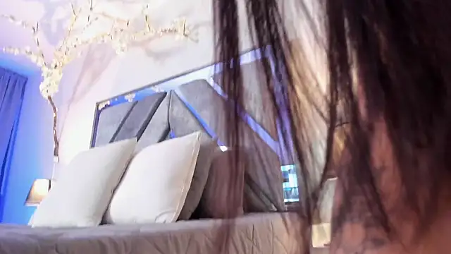 jasmincollin  online show from 10/07/25, 02:09