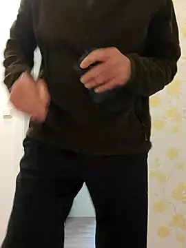 Snapshot of Oldmenhot66 chatting on 11/01/25, 09:11 Oldmenhot66 online show from 11/01/25, 09:11