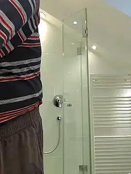 Oldmenhot66 online show from 04/23/26, 04:24