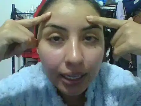 Snapshot of _Romilly_ chatting on 05/15/26, 02:40 Romilly online show from 05/15/26, 02:40