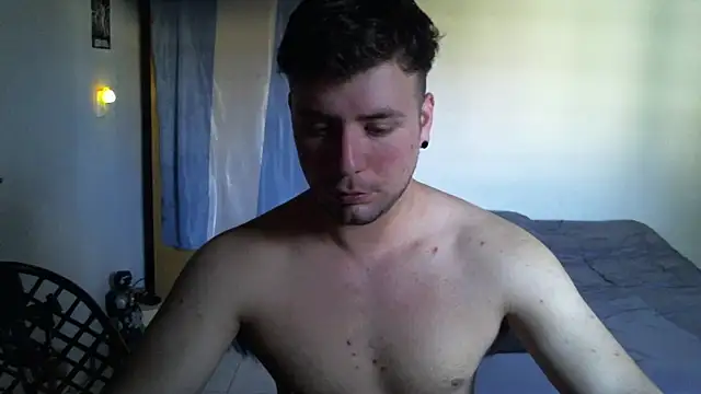 Snapshot of ferrari1996 chatting on 09/10/25, 07:36 ferrari1996 online show from 09/10/25, 07:36