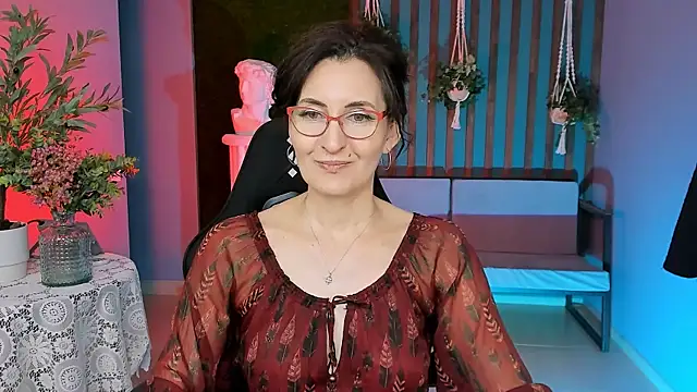 UnaTerra online show from 11/18/25, 09:14