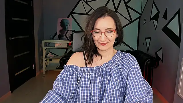 Snapshot of UnaTerra chatting on 01/13/26, 09:25 UnaTerra online show from 01/13/26, 09:25