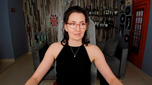 Snapshot of UnaTerra chatting on 02/27/26, 09:09 UnaTerra online show from 02/27/26, 09:09