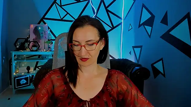 Snapshot of UnaTerra chatting on 04/19/26, 05:18 UnaTerra online show from 04/19/26, 05:18